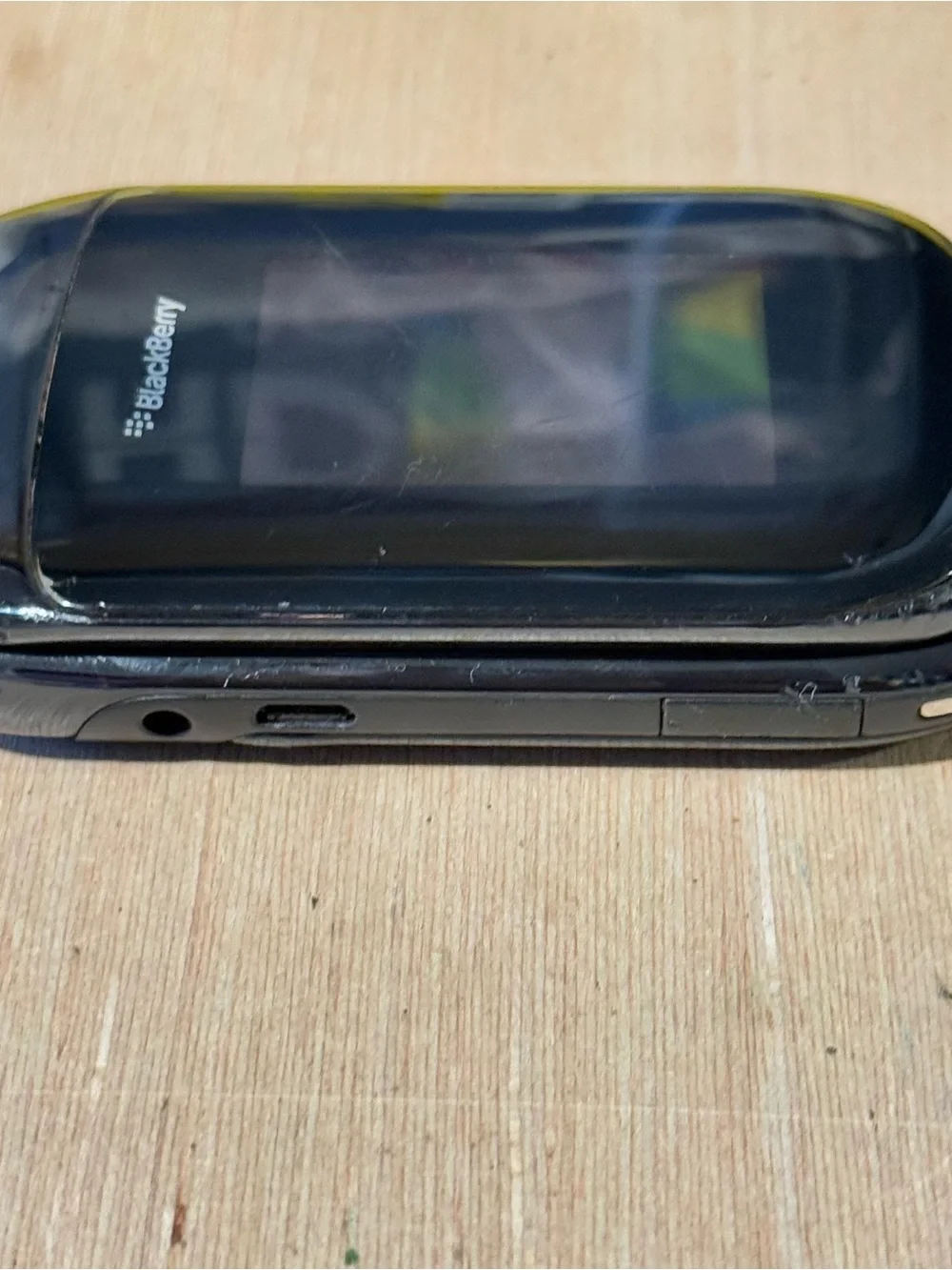 BlackBerry Style 9670 Flip Phone Sprint Smartphone Tested Good w/Charg-230-Songs